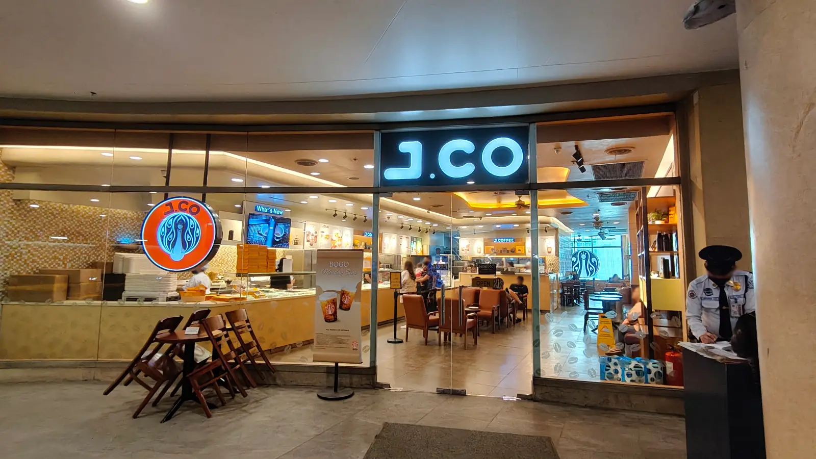 J. CO DONUTS AND COFFEE in TriNoma